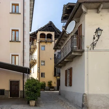 Stay5vie: Incantevole Monolocale/balcone/borgo Domodossola