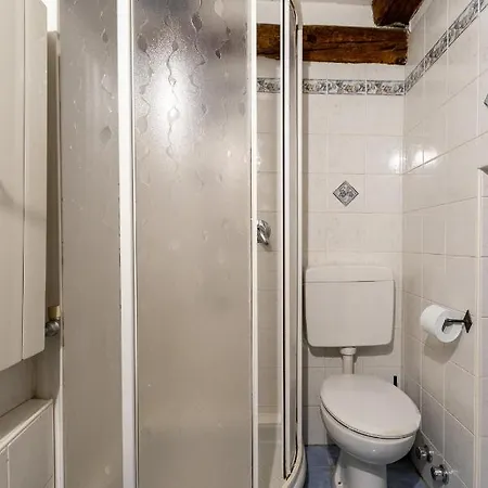 Stay5vie: Incantevole Monolocale/balcone/borgo