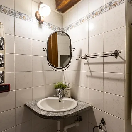 Stay5vie: Incantevole Monolocale/balcone/borgo 아파트 *
