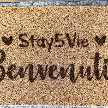 Stay5vie: Incantevole Monolocale/balcone/borgo * Domodossola