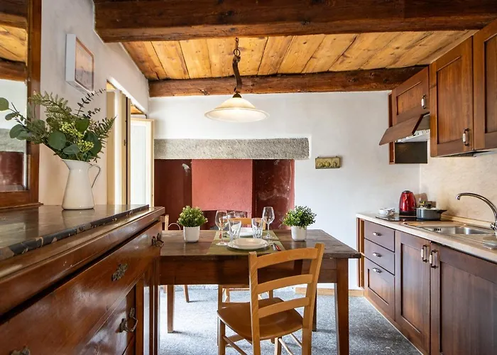 Stay5vie: Incantevole Monolocale/balcone/borgo Domodossola