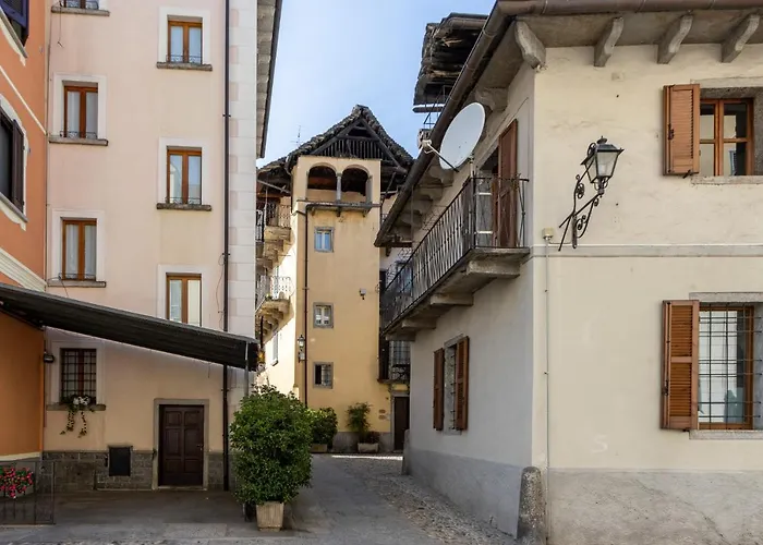 Stay5vie: Incantevole Monolocale/balcone/borgo Domodossola