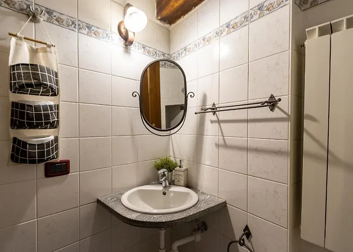 Stay5vie: Incantevole Monolocale/balcone/borgo Διαμέρισμα *